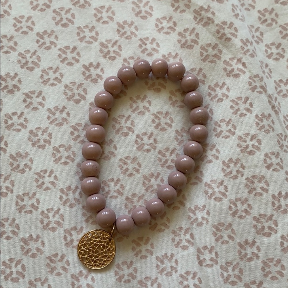 Pretty violet beaded bracelet.